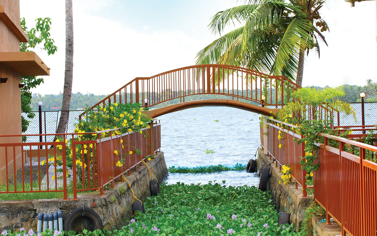 Lake View Resort Alleppey Grand Ayur Island